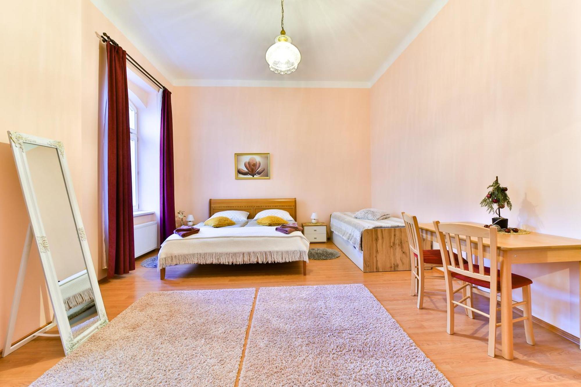 Anzio Apartments Mariánské Lázně Стая снимка